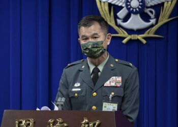 Taiwan threatens to shoot down any Chinese balloons