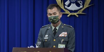 Taiwan threatens to shoot down any Chinese balloons