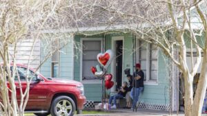 Three teenage girls and gunman dead in Texas shooting