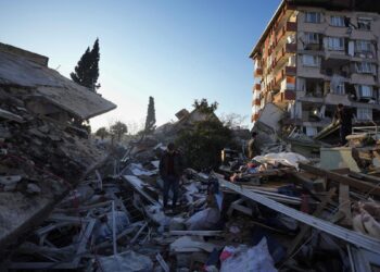 Turkey arrests building contractors 6 days after quakes