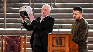 Zelensky makes strong appeal for British fighter jets during surprise London visit
