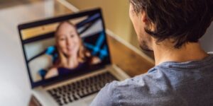 8 Best Omegle Alternatives – Best Sites to Talk with Strangers