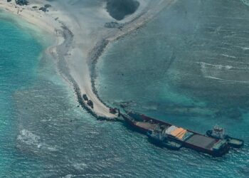 Chinese security vessel orders Philippine plane carrying media to ‘leave’