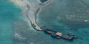 Chinese security vessel orders Philippine plane carrying media to ‘leave’