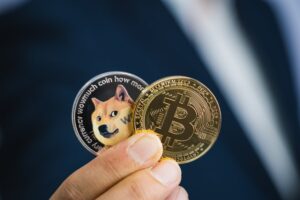 Dogecoin vs Bitcoin: Which One is Better?
