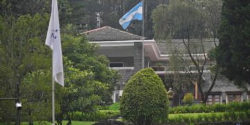 Ecuador, Argentina expel envoys amid diplomatic clash