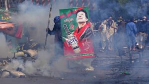Pakistan Rangers retreat from Imran Khan’s residence after court order; celebration among his supporters