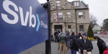 Parent of Silicon Valley Bank seeks bankruptcy protection