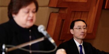 Philippines confronts Chinese diplomats over sea disputes
