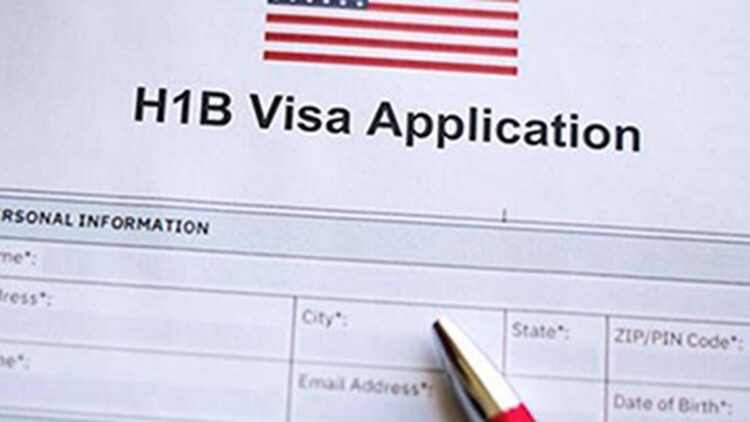 Spouses of H-1B visa holders can work in U.S., says judge