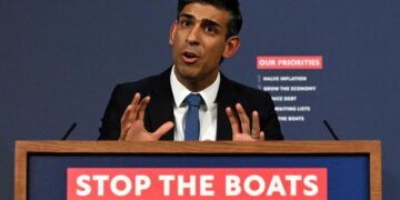 U.K.’s Sunak pledges to stop cross-Channel migrants
