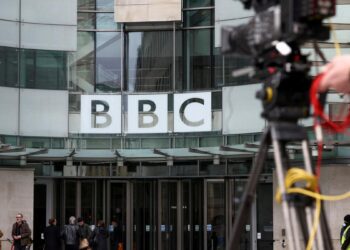 BBC chief quits amid furore over role in Boris Johnson loan