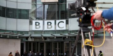 BBC chief quits amid furore over role in Boris Johnson loan