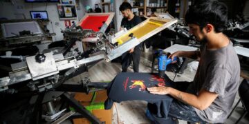 Chile lawmakers approve Bill to reduce work week from 45 to 40 hours