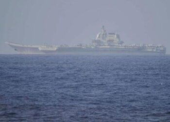 China sends warships and aircraft around Taiwan for second day