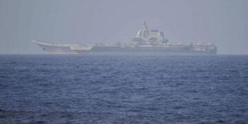 China sends warships and aircraft around Taiwan for second day