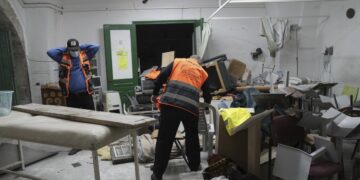 Israeli police clash with Palestinian worshipers at Jerusalem’s Al-Aqsa mosque