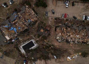 Missouri tornado kills multiple people, sows destruction