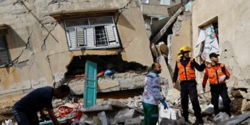 25 dead as Israel, Gaza militants trade fire for third day
