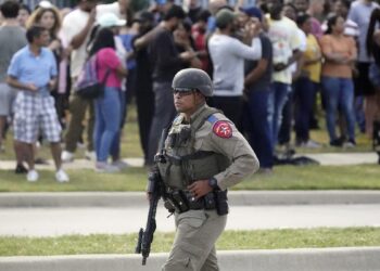 8 killed in Texas mall shooting, gunman also dead