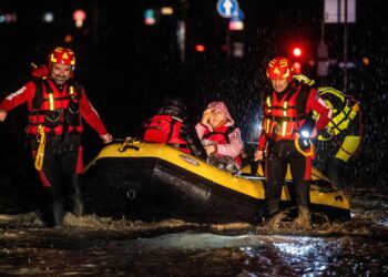 Eight dead, Grand Prix cancelled after flooding devastates northern Italy