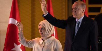 Erdogan confronts polarised Turkey after historic win