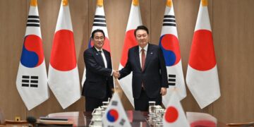 Japan-South Korea cooperation needed for global peace, President Yoon says in meeting PM Kishida