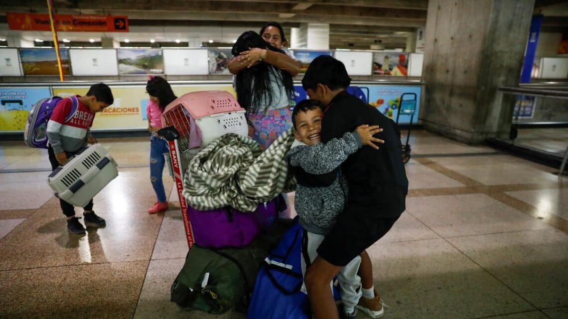 Migrants stranded on Chile-Peru border repatriated to Venezuela Migrants stranded on Chile-Peru border repatriated to Venezuela