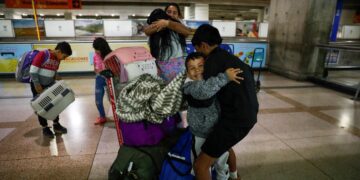 Migrants stranded on Chile-Peru border repatriated to Venezuela