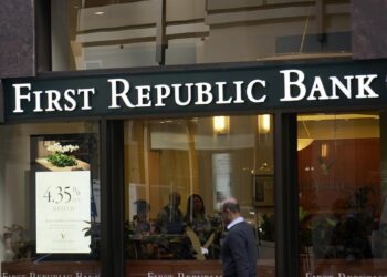 Regulators seize First Republic Bank, sell to JPMorgan Chase