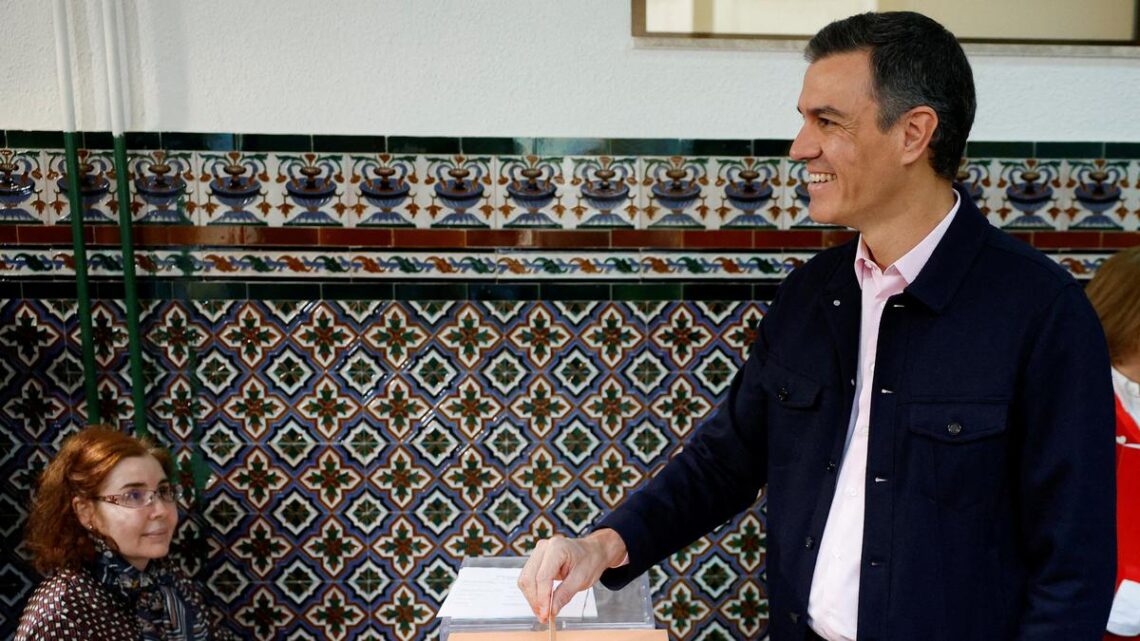 Spain votes in local polls that up pressure on PM Spain votes in local polls that up pressure on PM