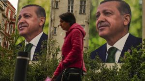 Turkey presidential election will go to second round as Tayyip Erdogan fall short of outright victory