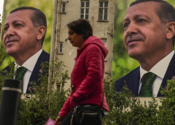 Turkey presidential election will go to second round as Tayyip Erdogan fall short of outright victory