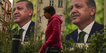 Turkey presidential election will go to second round as Tayyip Erdogan fall short of outright victory