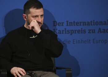 Zelenskyy to make surprise visit to Paris for talks with French President Macron