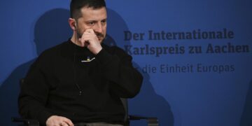 Zelenskyy to make surprise visit to Paris for talks with French President Macron