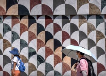 Beijing residents experience multi-day record temperatures