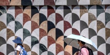 Beijing residents experience multi-day record temperatures