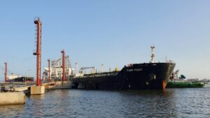 Pakistan begins importing discounted Russian crude oil