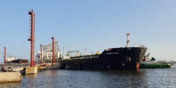 Pakistan begins importing discounted Russian crude oil