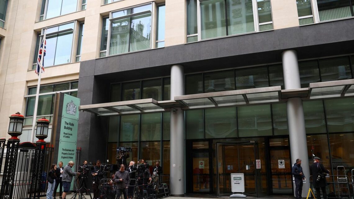 Prince Harry’s battle with British tabloids heads for courtroom showdown Prince Harry’s battle with British tabloids heads for courtroom showdown