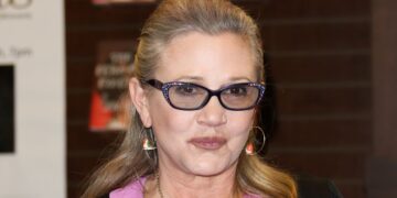 See Carrie Fisher As A ‘Powerful Witch’ In Trailer For Her Magical Last Movie