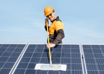 Solar Company: Tips for Choosing the Best Ways to Clean Solar Panels