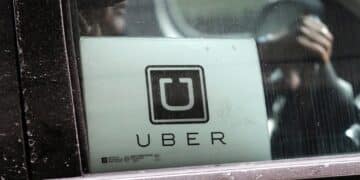 2 Mexican taxi drivers arrested for assault on tourist van in Cancun