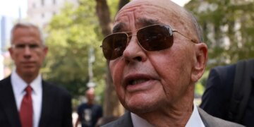 British billionaire Joe Lewis pleads not guilty to insider trading in NYC court appearance