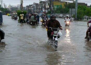 Heavy monsoon rains rip through Pakistan, close to 2,000 dead