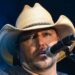 Jason Aldean Pauses Performance To Bash 'Cancel Culture' Over Thunderous Crowd Noise Jason Aldean Pauses Performance To Bash 'Cancel Culture' Over Thunderous Crowd Noise
