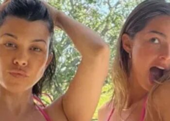 Kourtney Kardashian's Baby Bump Stars In Pics With Addison Rae