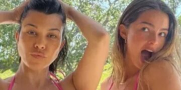 Kourtney Kardashian's Baby Bump Stars In Pics With Addison Rae