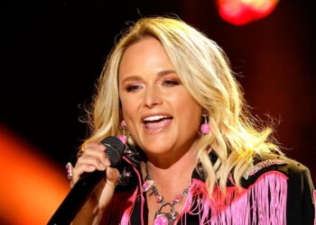 Miranda Lambert Scolds Fans For Selfies At Vegas Concert